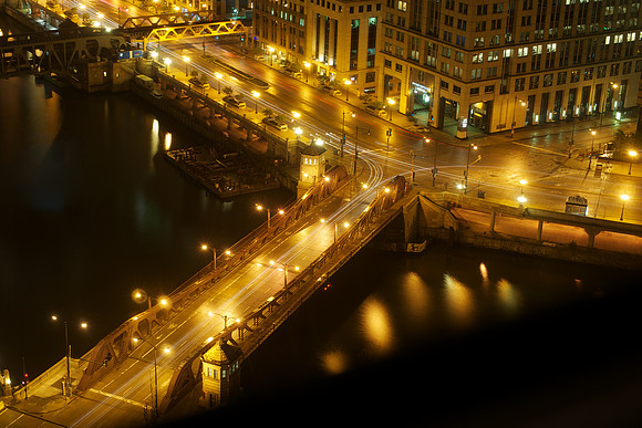 Night view on Chicago River 2